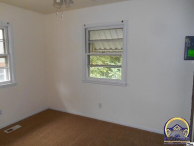 731 SW Randolph Ave, Topeka, KS 66606 - photo 5