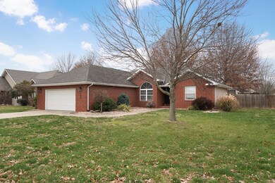 305 N Laurel Ln-2