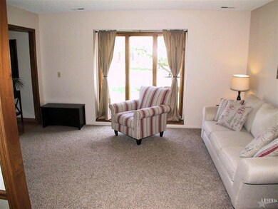 New carpet an professionally painted all you need 