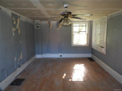 Dining room.