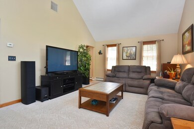 46 Adams Cir, Northbridge, MA 01534 - photo 4