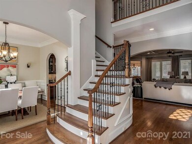 Foyer | Entrance Hall