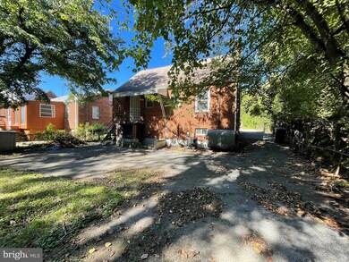 6529 Bock Rd, Oxon Hill, MD 20745 - photo 3