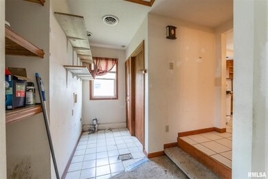 1110 N Kickapoo St, Lincoln, IL 62656 - photo 6