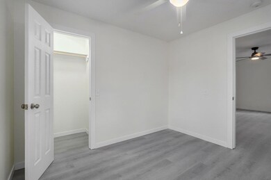 2723 W Latoka St-4