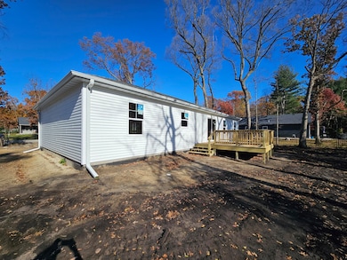 227 E Pine St, Wheatfield, IN 46392 - photo 2