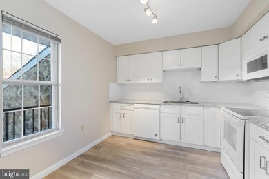 314 Valley Stream Ln unit 314V, Chesterbrook, PA 19087 - photo 2