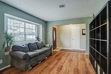 1135 Marcella St, Houston, TX 77091 - photo 6