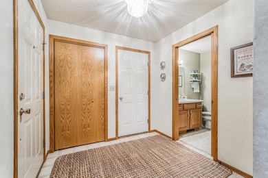 925 Pleasantview Ave, Little Chute, WI 54140 - photo 4