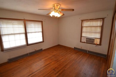 6249 SW Wanamaker Rd, Auburn, KS 66402 - photo 6