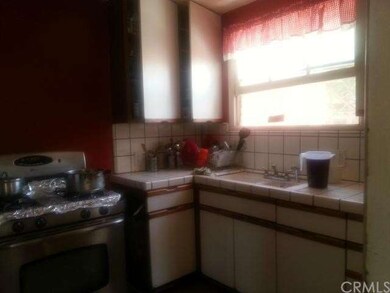 12118 Alvaro St, Los Angeles, CA 90059 - photo 5