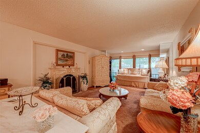 Large living space and perfect for guests