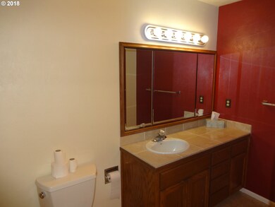 2235 Ridgeway Dr unit 8, Eugene, OR 97401 - photo 7