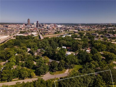 612 Bancroft St, Des Moines, IA 50315 - photo 2