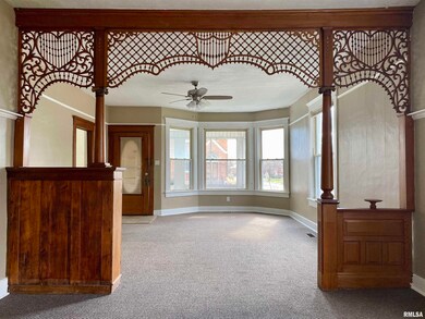 300 Pekin St, Lincoln, IL 62656 - photo 2