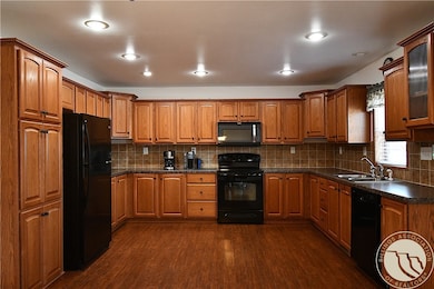 106 5th St, Glendive, MT 59330 - photo 2