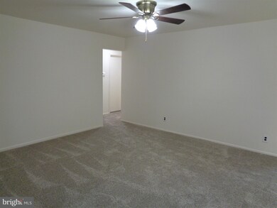 16 Camelot Place unit H4, Sewell, NJ 08080 - photo 3