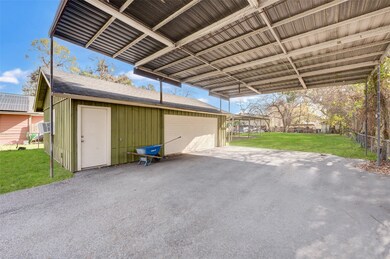 1402 Knight St, Houston, TX 77022 - photo 5