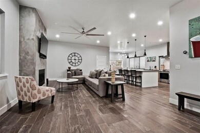 410 NW 7th St, Bentonville, AR 72712 - photo 5