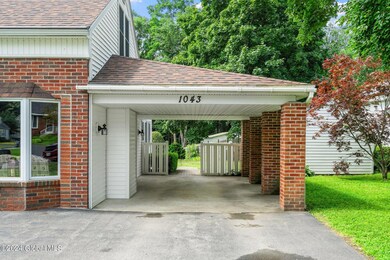 6-web-or-mls-1043-peter-rd