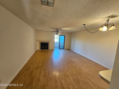 1307 River Hills Cir E unit 16, Jacksonville, FL 32211 - photo 6