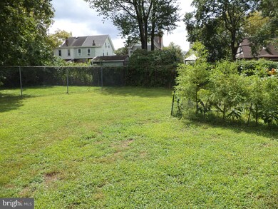 423 Leconey Ave, Palmyra, NJ 08065 - photo 3