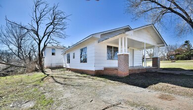 1314 1314 W Willow, Duncan, OK 73533 - photo 2