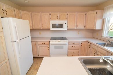 289 Ridings Cir, Macungie, PA 18062 - photo 6