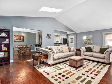 12 Park Ave, Asheville, NC 28803 - photo 5