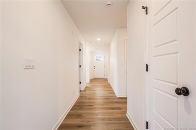 856 Wolf Run Park Blvd, Jeffersonville, IN 47130 - photo 4