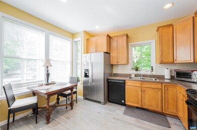 102 Melbourne Park unit A, Charlottesville, VA 22901 - photo 6