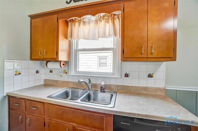 1206 Cribb St, Toledo, OH 43612 - photo 2