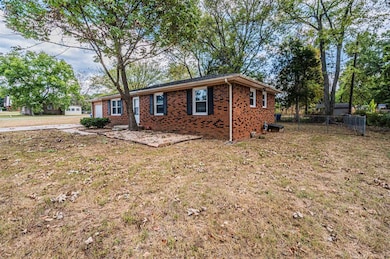 2120 Robin Rd, Bowling Green, KY 42101 - photo 3