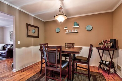 08-Dining Room