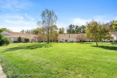 02-103D_Broadgate_Ct-2