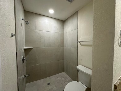 3439 Sandbrook Dr, Houston, TX 77066 - photo 4