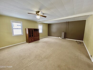 314 Spruce St, Hawley, PA 18428 - photo 5