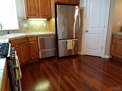 4125 SW Salmon Ave, Redmond, OR 97756 - photo 4