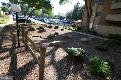 19437 Brassie Place unit 201, Montgomery Village, MD 20886 - photo 6