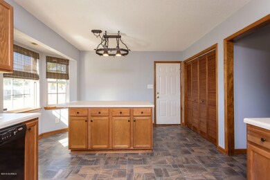 27_215SnowdenCt27_mls