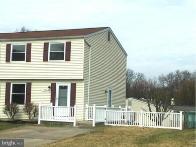 4402 Hallfield Manor Dr, Nottingham, MD 21236 - photo 2