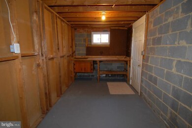 8006 Clifton St, Manassas, VA 20109 - photo 5