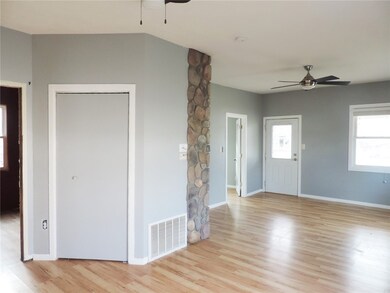 502 Frorer Ave, Lincoln, IL 62656 - photo 4