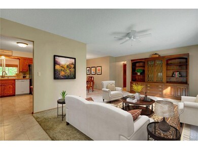 Spacious Living Room with access to kitchen and di