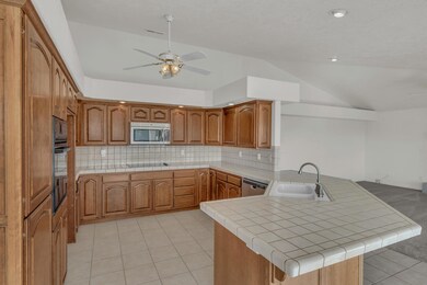 250 N Fairway Cir Washington-large-007-0