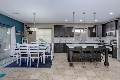 Kitchen and Eat in