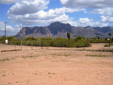 b  Superstition Mountain Views!!