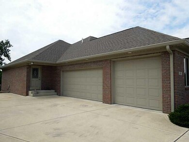 5893 W Pr Highlands Hills D, Edinburgh, IN 46124 - photo 2