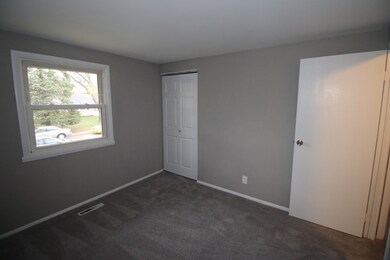 unlisted-address, Carpentersville, IL 60110 - photo 7
