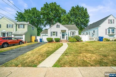 448 Sutton Ave, Hackensack, NJ 07601 - photo 2